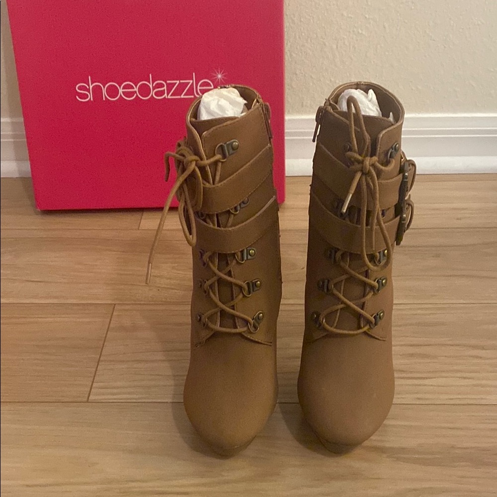 Shoe dazzle Tan Boots